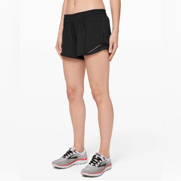 Lululemon Hotty Hot Short II *Long 4" in Black - Picture 2 of 3